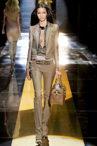 Look 23